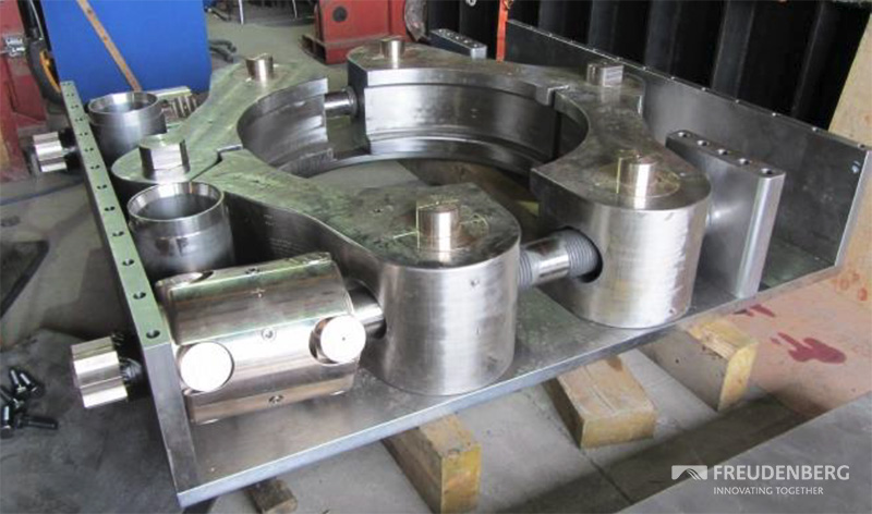 36in Optima clamp connector during assembly, in preparation for PR2 testing. 36in Optima clamp connector during assembly, in preparation for PR2 testing.